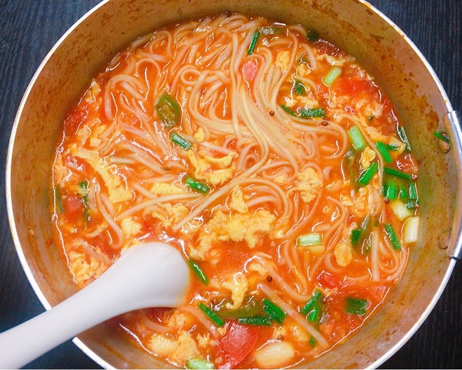 黑龙江省市场监管局“一企一策”帮扶团队深入伊春市婴配粉生产企业开展专项服务